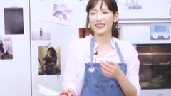少女时代,太妍(少女时代) - 太研装饰饼乾 工作人员机械式反应