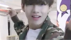 V(防弹少年团),JIMIN(防弹少年团) - 官网更新:中秋礼物随性跳舞的金泰亨&朴智旻