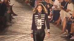 Fashion Show - Gigi Hadid