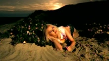 Christina Aguilera - Genie In A Bottle (Remix)