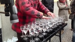 欧美达人 - Street artist playing Hallelujah with crystal glasses