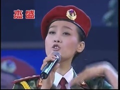 谭晶 - 女兵站在大街上(在和平年代-北京工人体育馆演唱会)杰盛出品