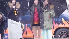 TWICE - 下雪了!TWICE美腿配美雪