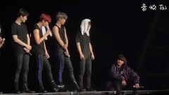 边伯贤(EXO),朴灿烈(EXO) - 灿烈 伯贤 singing Teletubbies 台北场 饭拍版 16/11/26