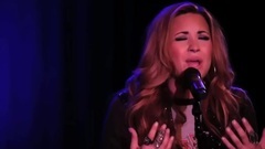Ariana Grande - ARIANA GRANDE VS DEMI LOVATO VOICE (Best Vocals Battle 2016)