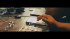 韩国群星 - Ao Som Do DJ