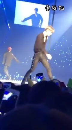 EXO,KAI(EXO) - 161126 The EXO'rDIUM in Taipei - Thunder