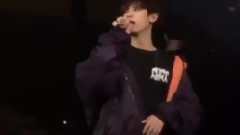 EXO,边伯贤(EXO),朴灿烈(EXO) - 伯贤说灿烈屁股(Butt)' in Chinese