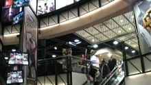 克里斯·布朗 - Exclusive: In Store Footage