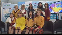 TWICE - 音乐中心后台观看TT反应