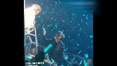少女时代,太妍(少女时代),金钟铉(SHINee),崔珉豪(SHINee) - 观看钟铉演唱会
