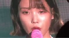 IU - 眼镜