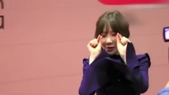 少女时代,太妍(少女时代) - 泰妍MAMA颁奖典礼嫌弃笔芯真的是太萌了饭拍版