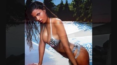 音乐短片 - The Girl From Corsica