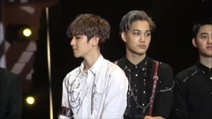 EXO,边伯贤(EXO) - 161202 MAMA in HK - 年度专辑受赏