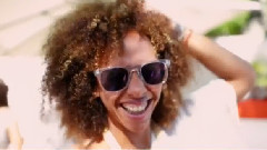 音乐短片 - Shout