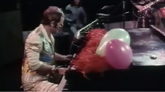 Elton John - Step Into Christmas