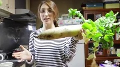 音乐短片 - Готувати японців!