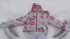 音乐短片 - 14 Kids Adorably Fail At Snow Angels