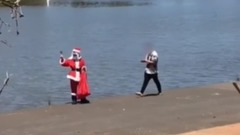 音乐短片 - 疯狂的圣诞老人~这很清真!