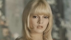 Francoise Hardy - Il Y A Deux Filles En Moi (在我身上住着两个女孩)