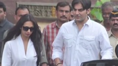 音乐短片 - Malaika Arora Khan DEMANDS 10 Crores As Settlement