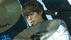 CNBLUE - [LIVE]20110429 KBS Music Bank:C.N.BLUE - Love Girl(清晰版)