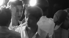 EXO - 世勋帮灿烈整理头发