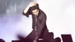 张艺兴(EXO) - Word哥  竟然有床戏