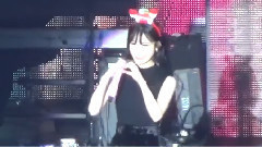 IU - IU摆姿势 让粉丝拍照