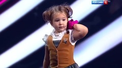 音乐短片 - 俄四岁女童会七国语言