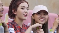 林娜荣(PRISTIN),Somi - 蚕室球场观看比赛