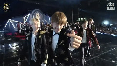 田柾国(防弹少年团),V(防弹少年团) - 唱片部门 Global KPOP Artist奖 防弹少年团cut