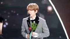 EXO,边伯贤(EXO) - 受赏 cut