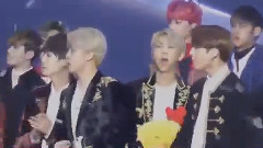 防弹少年团 - BTS Dancing To Monster