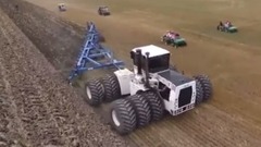 音乐短片 - 世界上最大 巨无霸耕地机