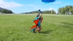 音乐短片 - I Know Im Not Alone