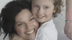 音乐短片 - 被蒙住眼睛的孩子可以找到妈妈