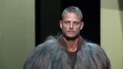 Fashion Show - Giorgio Armani Men's Fall Winter 2017-2018