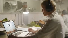 音乐短片 - Джейсон Stejtem і Гал Gadot у рекламних відео на американські Superboula