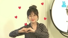 Red Velvet - 爱心发射 - Red Velvet Making Pose To Fans