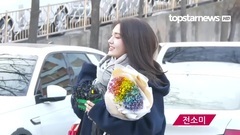 Somi - Somi中学毕业典礼采访