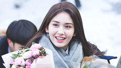 I.O.I,Somi - Somi初中毕业典礼