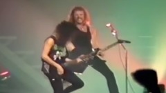 音乐短片 - 精彩的电吉他飚琴对决