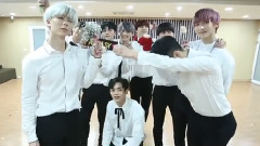SF9 - ROAR