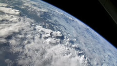 风景,音乐短片,轻音乐,乐动城市 - Earth Views  壮观的太空