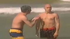 音乐短片 - Pino Insegno Aiuto affogo!