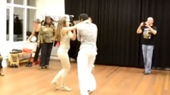 音乐短片 - 歌声不断酒不断