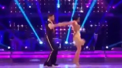 音乐短片 - Зажигательный, красивый танец пары. Прямо акробатика какая-то! Да, любимая!