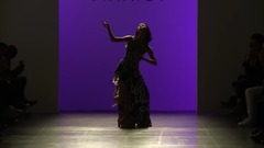 韩国群星,舞蹈视频 - Lia Kim At NYFW 2017 Jarret show